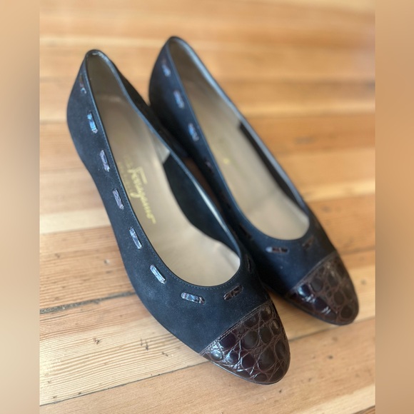 Black and Brown Salvatore Ferragamo Block Heel Pumps, Size 9 - Picture 2 of 8